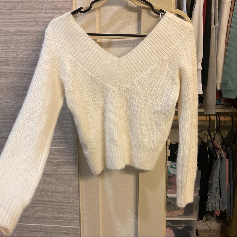 H & M White Sweater